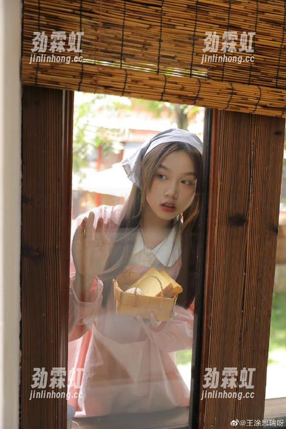 免费体验166吃瓜网，真的是瓜田里乐翻了！