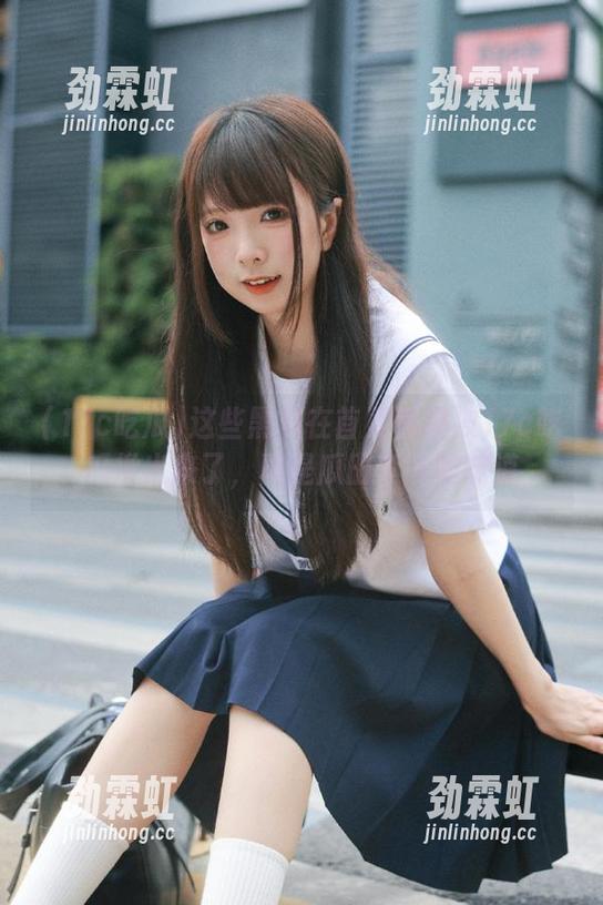 这些黑料在首页愣是被17c吃瓜揪出来了，真是瓜田李下的味道