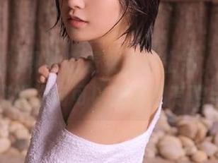 观看反差女友的生活，51吃瓜告诉你她为何可以同时拥有酷与甜！