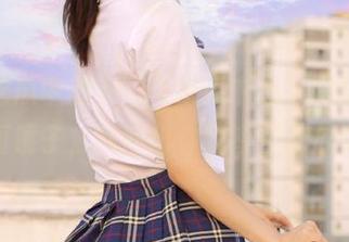 “51吃瓜中心”网站，像一面镜子，映照出你我皆是吃瓜人。