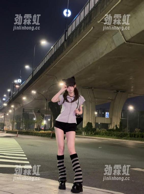 免费十分钟，跟着51黑料社冲浪吃瓜，一点都不夸张！