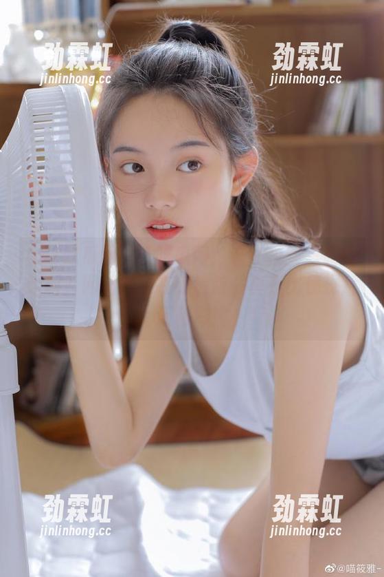 91吃瓜网：谁在校园里偷喝饮料？网站网友在线追踪，真是比侦探片还精彩！