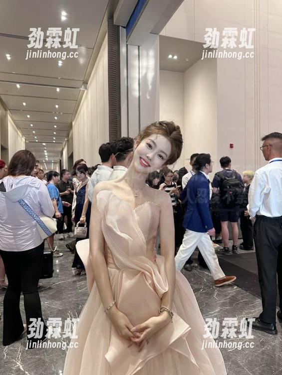 ccggbet吃瓜网最新？永不迷路的八卦，新鲜出炉的囧事让人忍俊不禁！
