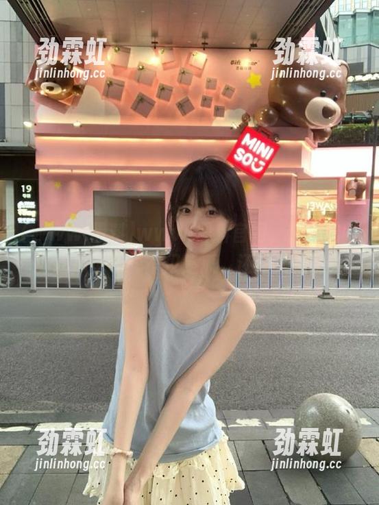www.黑料官网，热血沸腾的吃瓜现场：不仅是瓜，还有人情味！
