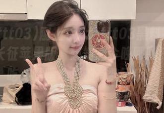 刚上手zzzttt03黑料不打烊万篇长征苹果版，想知道今晚哪颗瓜最好吃，嘿嘿心里都有数了哦！