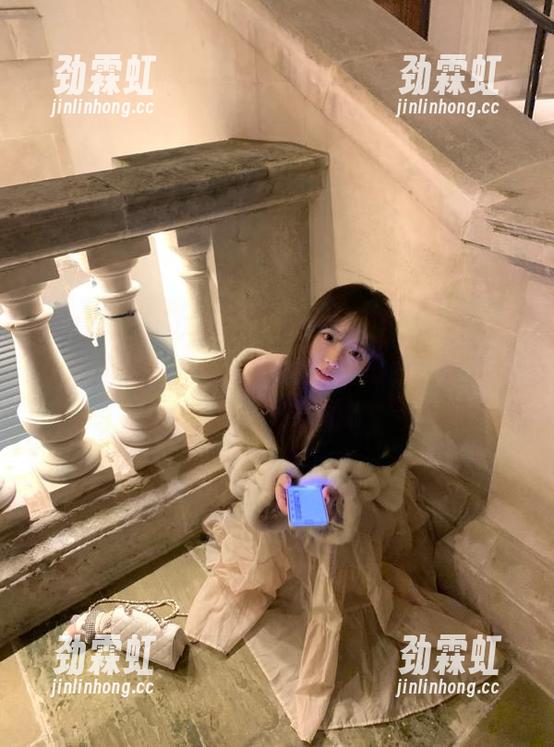 “zzzttt.com”的资源库，不小心就被秒变成了吃瓜的聚集地，谁还记得最初的目的？