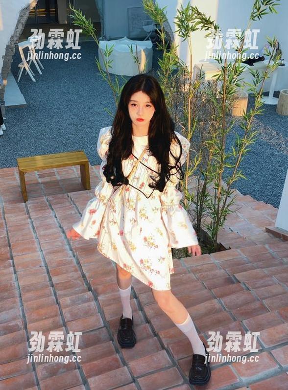 吃瓜天堂官网：看完瓜，心里总有点说不清的滋味儿…