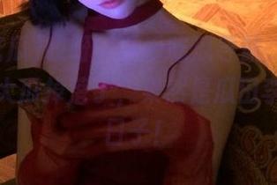 哎呀，吾爱吃瓜导航，今天又有超级大瓜掉落了，果然是瓜田李下的好日子！