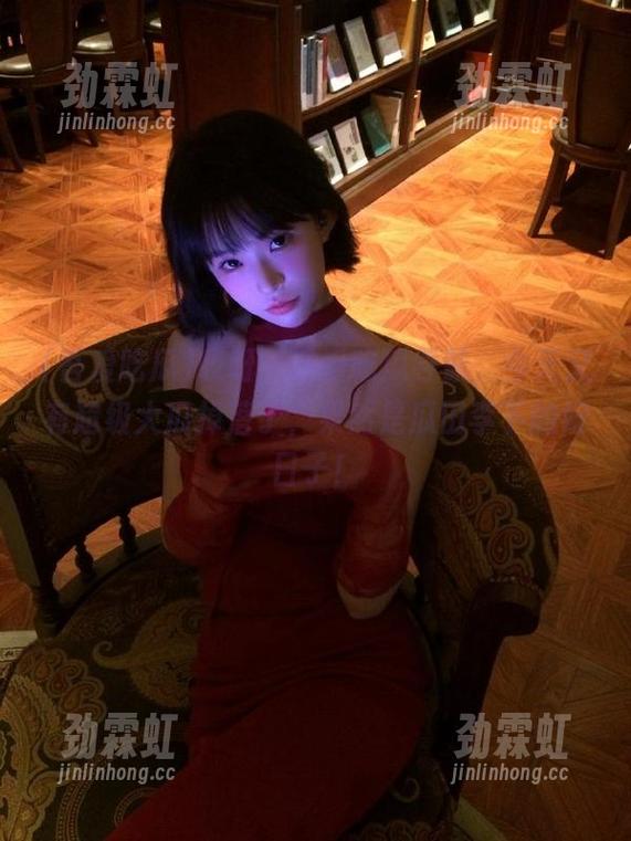 哎呀，吾爱吃瓜导航，今天又有超级大瓜掉落了，果然是瓜田李下的好日子！