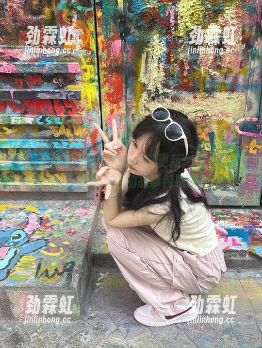 国产吃瓜一键更新：看人设崩塌，爆料背后的故事辣眼睛！