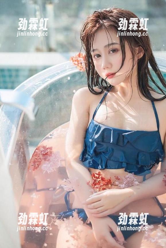 娱乐718首页：和这位抖音网红一起，在月底时发现自己钱包瘪得比她的表情包还瘦！
