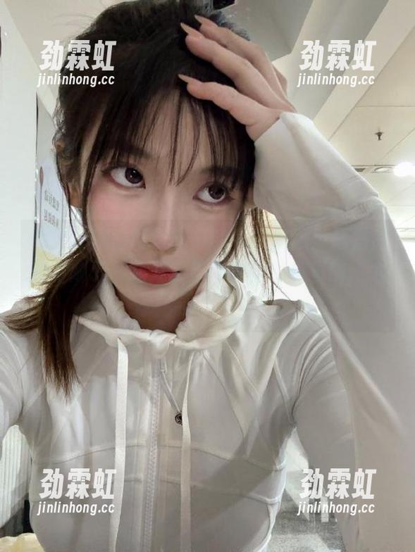 网曝吃瓜的奇妙视频：他居然用醋做了一道菜！果然是调皮捣蛋的“大厨”！