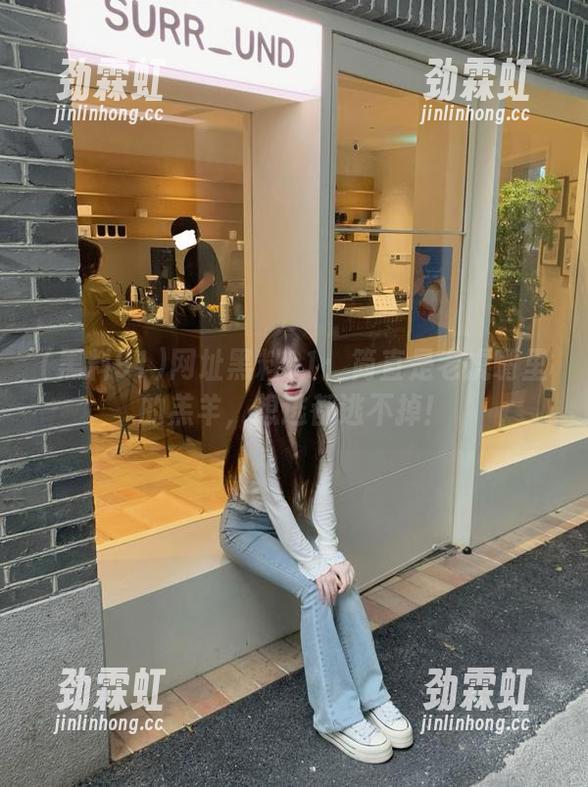 网址黑料91：简直是老虎嘴里的羔羊，想逃都逃不掉！