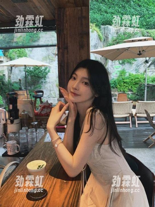 看完“万篇长征黑料正能量”，思维链接的不是剧情，而是八卦和爱恨情仇。