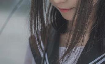 白天低调，晚上上黑料正能量网站看网红们的反转人生！