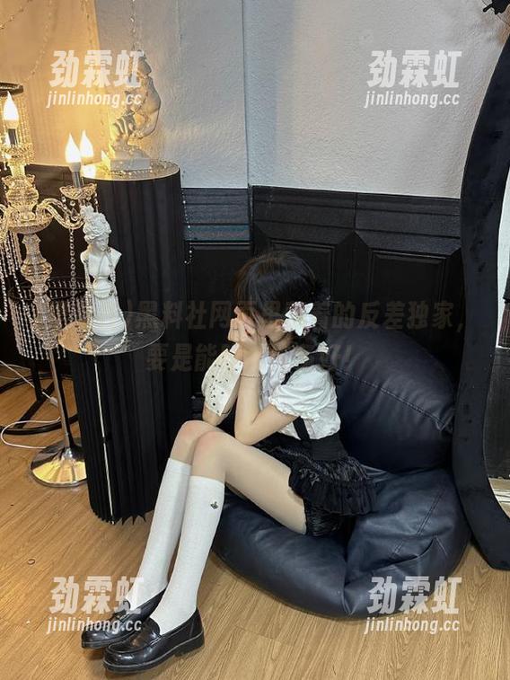 黑料社网页里藏着的反差独家，要是能吃那该多好！