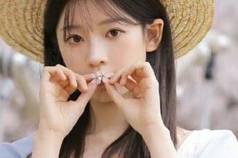 黑料社官网的网页跃动着那些秘密，总有一种别样的吸引力！