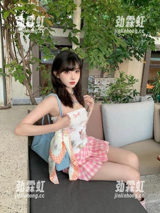 “黑料网”这app供我无尽黑料，全天候不打烊，我的八卦心已经无药可救了！