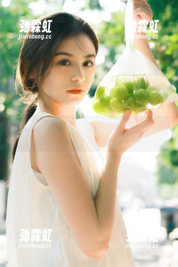 观看“黑料网址”，一边啃瓜一边感叹，这年头真是什么都敢做啊！