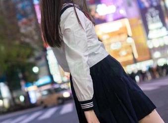 安装‘黑料老司机’的ios，听说可以解锁无限瓜！真是让人期待！
