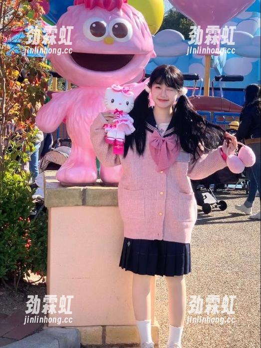 下载黑料老司机，安卓用户也能当个吃瓜小达人，瓜你想吃就吃！